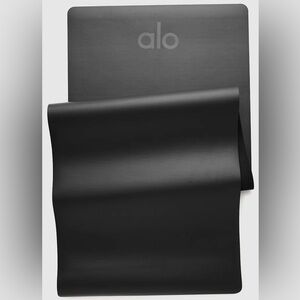 Alo Black Warrior Mat